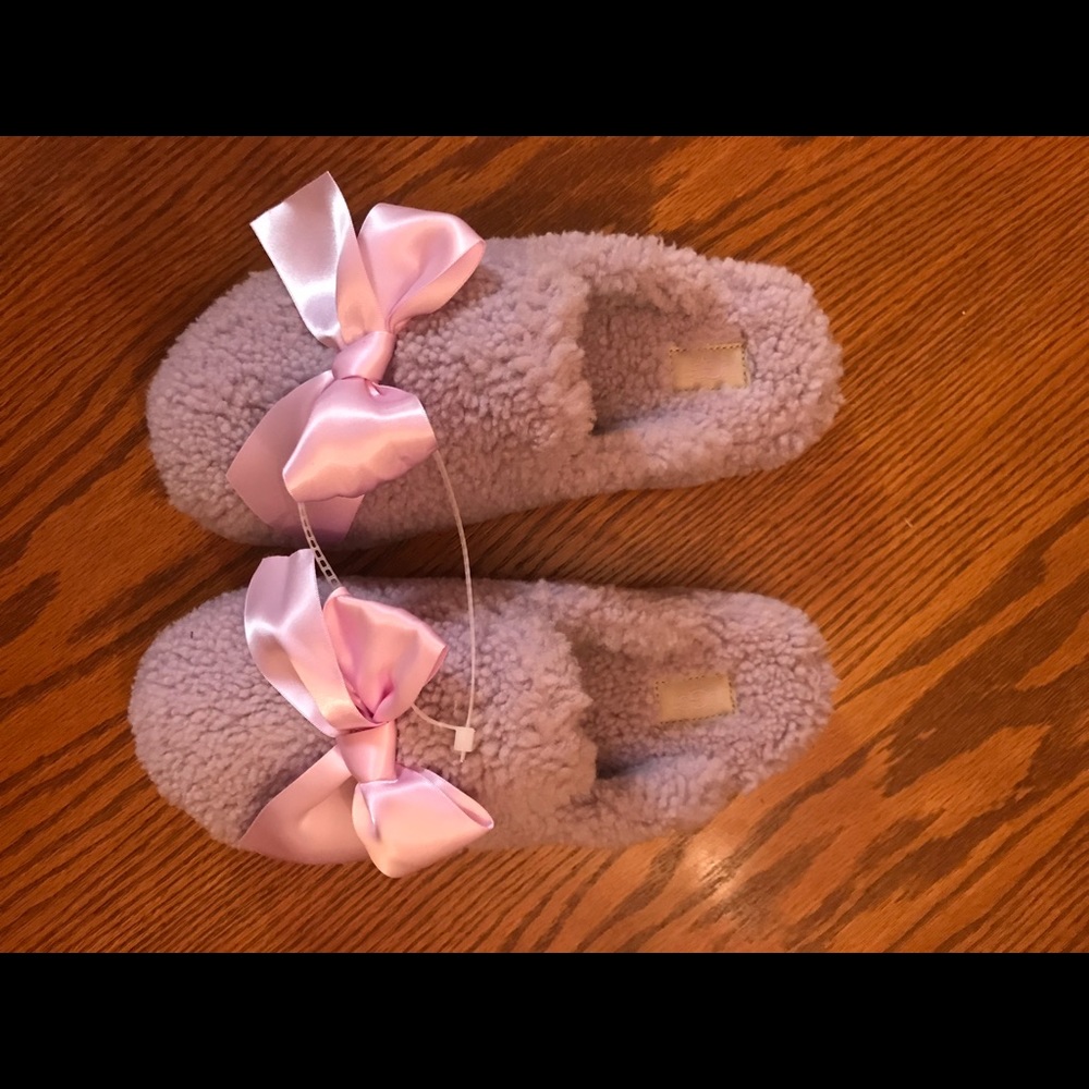 UGG Plus Shearling Bow Tie Slippers